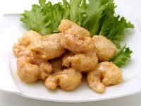大エビのクリーミーソース和え
