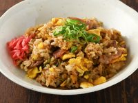 にんにくしょうゆ チャーハン