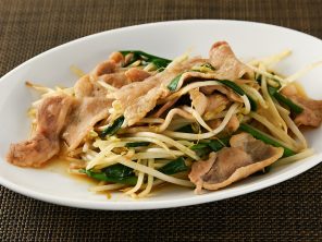 食品OEMと業務用のたれ､ソースの泉万醸造（イヅマン） |豚肉もやし炒めにんにくしょうゆ風味