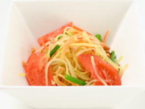 食品OEMと業務用のたれ､ソースの泉万醸造（イヅマン） |ソムタム風エスニックサラダ